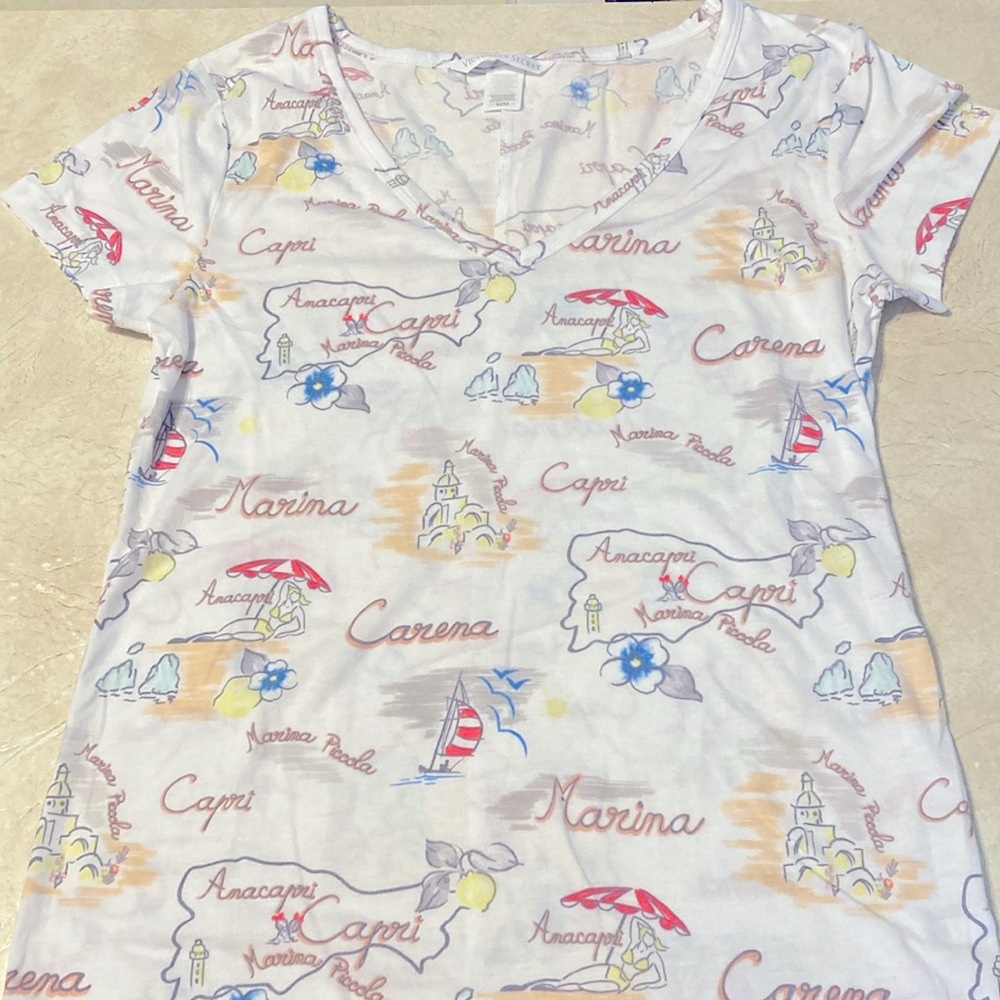 Vintage Victoria’s Secret printed Tshirt